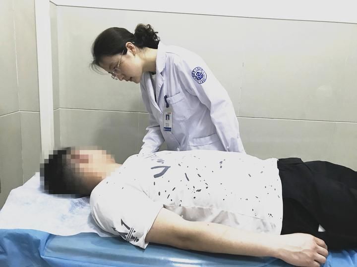 诸暨男子吃了小龙虾倒地休克 医生提醒过敏体