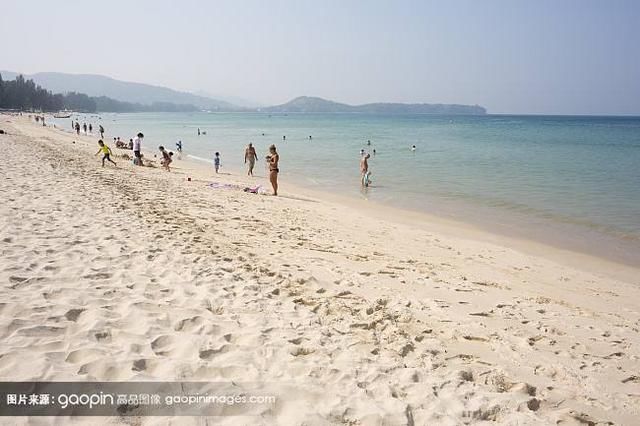 普吉岛翻船已致 1 名中国游客溺亡，50 名中国公民失踪