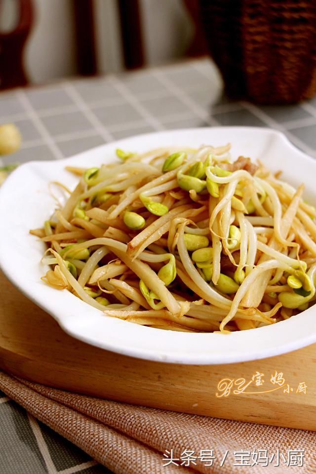 黄豆芽怎么炒才脆 t01e2966f0623ccec48.jpg