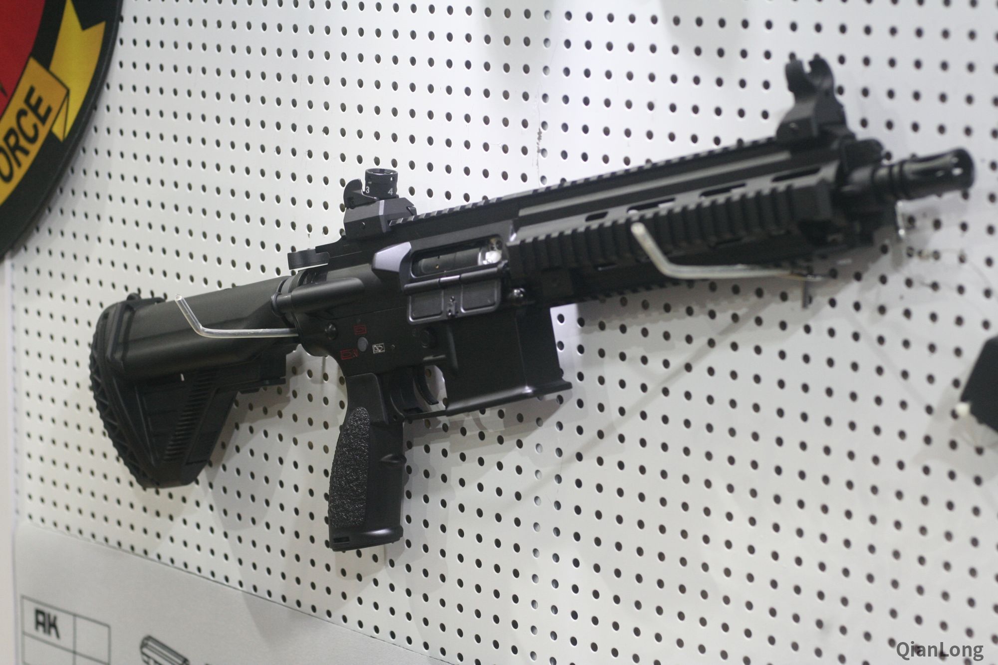 2018年第九届中国国际警用装备博览会 多种训练枪械独具特色_【快资讯】