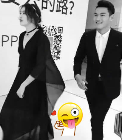 世界冠军也能靠颜值吃饭?傅园慧一改运动风,裙