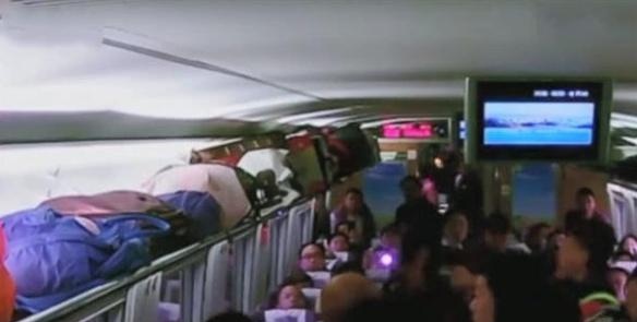 又现高铁霸座女!车厢内殴打乘客被拘,还叫嚣:有