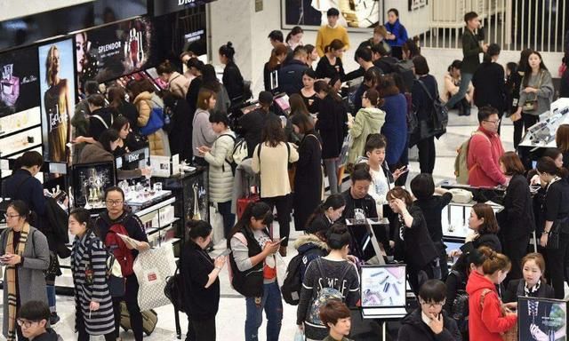 游客都不去韩国旅游，而这些在韩国的中国人，也被韩国人赶了回来