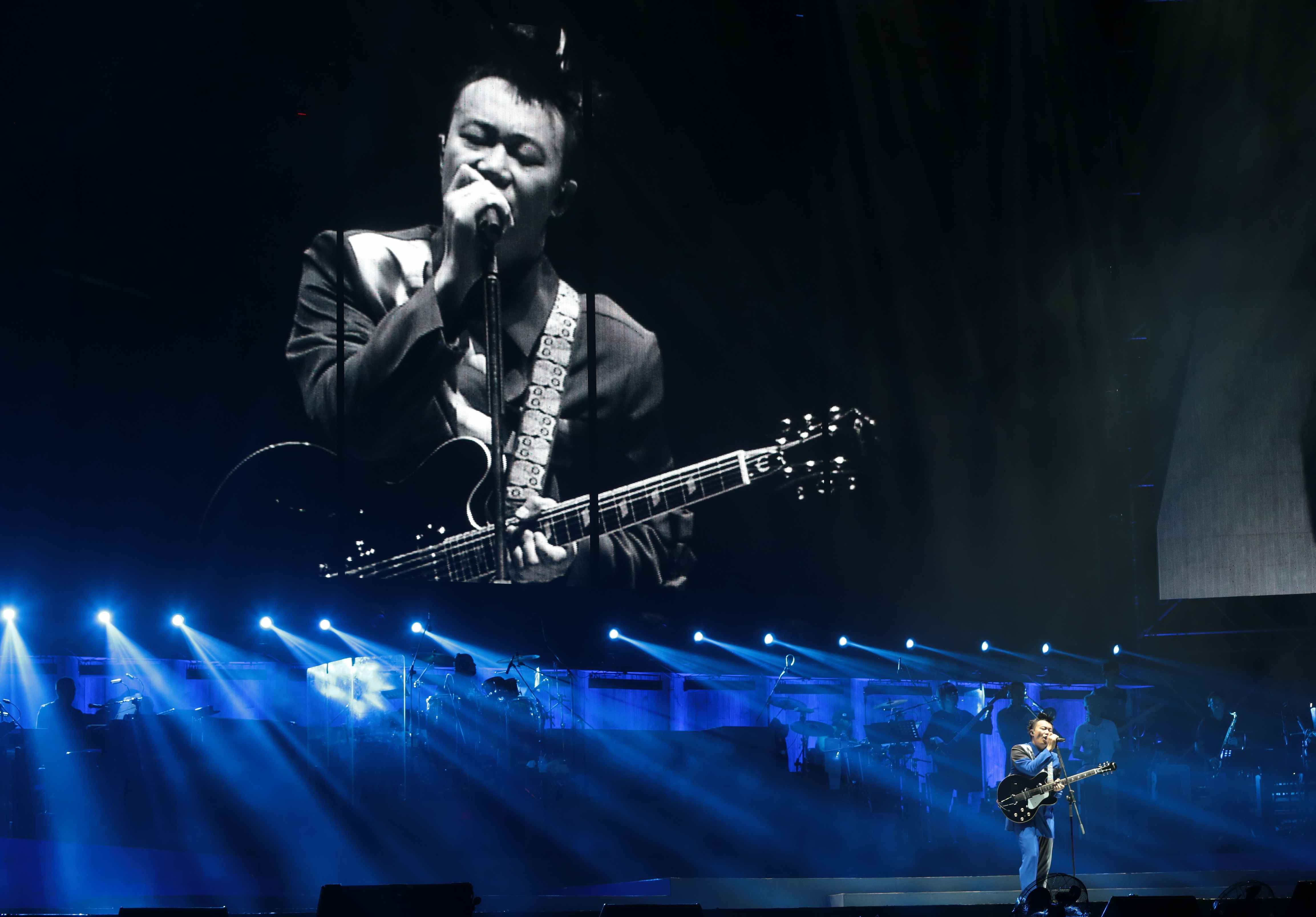 让我留在你身边 陈奕迅