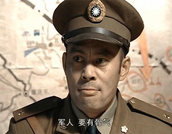 《亮剑》如果89师被李云龙全歼，楚云飞会选择投降还是自杀呢？