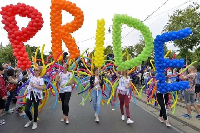 奥地利2019年起同性恋婚姻合法,德语区就差瑞