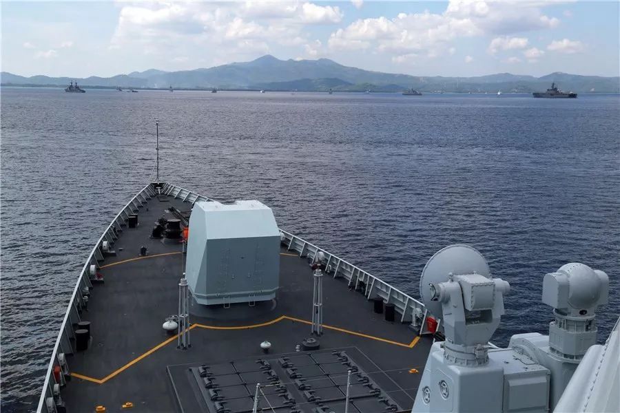 中国海军舰艇编队抵达科摩多-2018演习海域