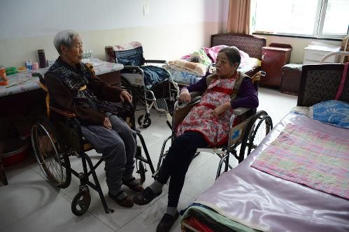 你让我妈病死在养老院,现在要接你妈来家里养老,离婚吧