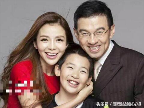 朱迅儿子叫王法,吴京儿子叫吴所谓,都不及他给闺女起的名字霸气_【今日爆点】