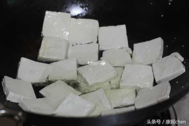 春节假期，3元做了这盘菜，端上桌抢着吃，酸甜开胃，瞬间吃光光