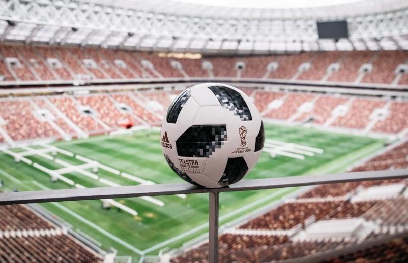 世界杯官方用球正式发布 致敬经典的黑白色块