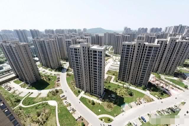 为何三四线小城市房价飞速上涨,但工资不涨?看