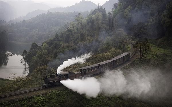 全世界现存最后一台窄轨蒸汽火车, 就在中国最美的地方