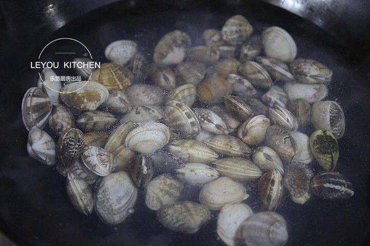 蒸花蛤料汁 t01e56ec12ba1357a75.jpg