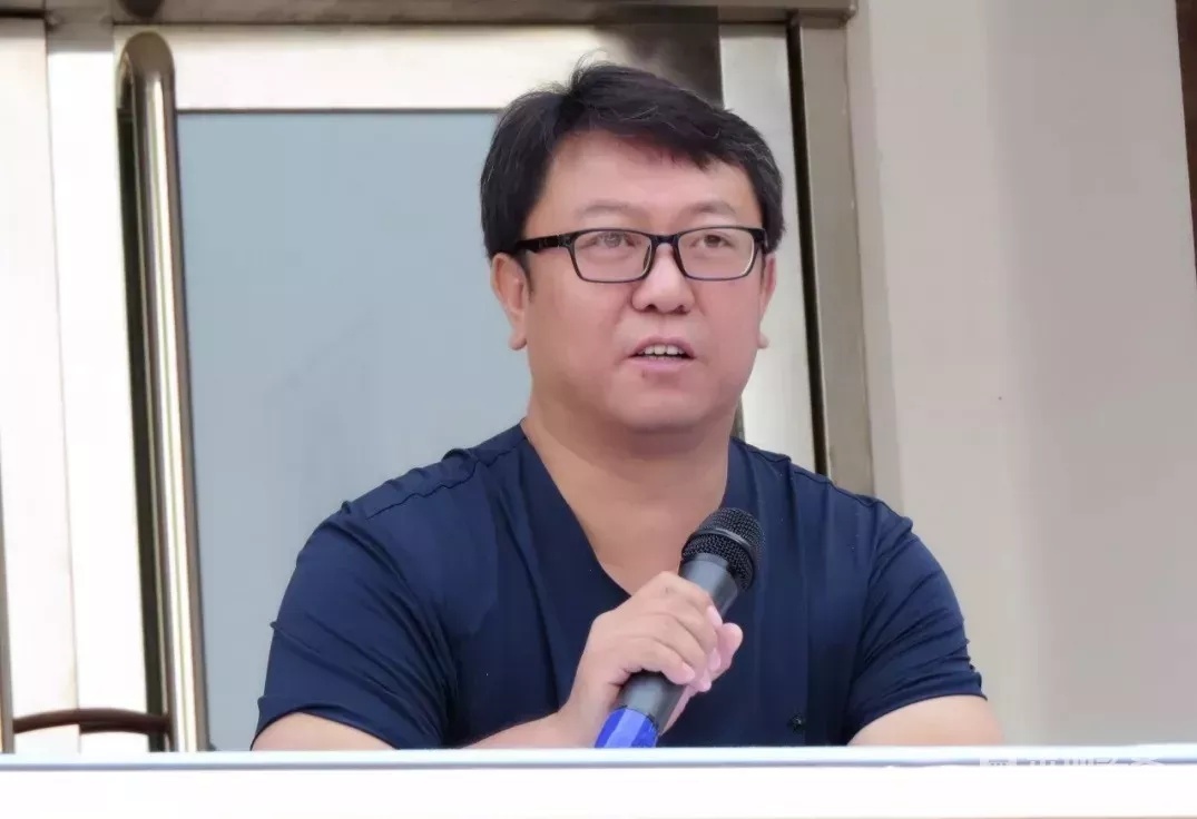 忻州六中召开2018级新生军训动员大会暨授旗