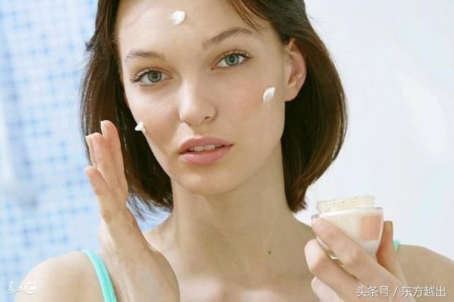 皮肤干燥缺什么维生素 皮肤干燥吃什么好