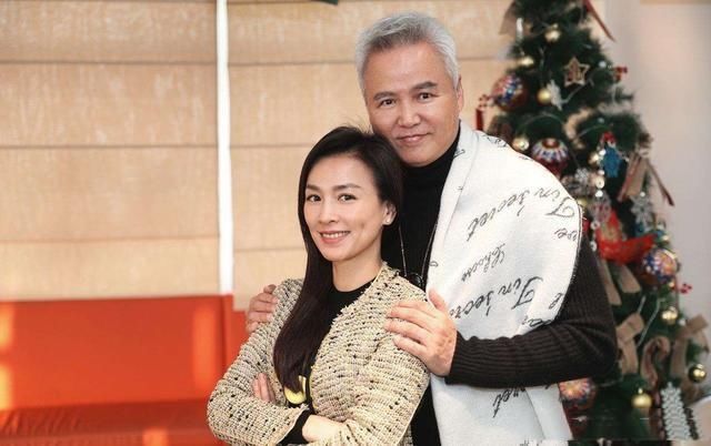 69岁张纪中喜得千金，妻子透露备孕艰辛，两年三次试管很痛苦