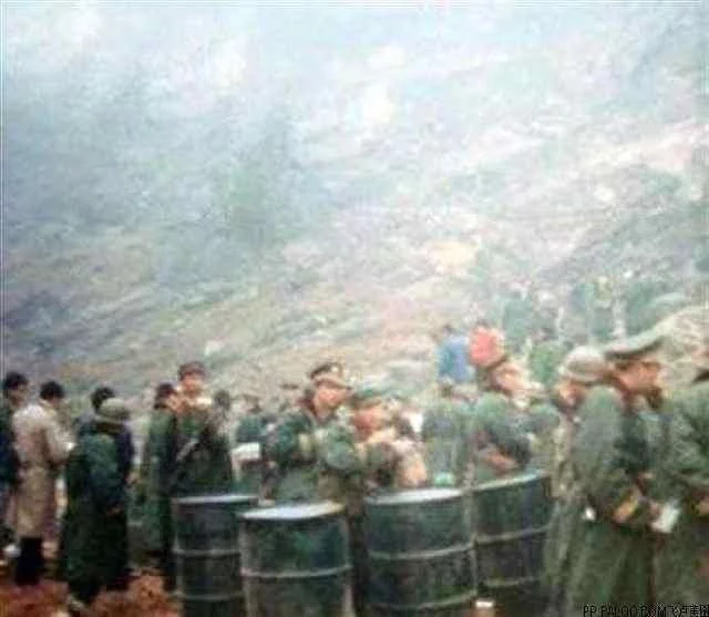 1988年围剿两名逃兵，出动1516名解放军，牺牲9人