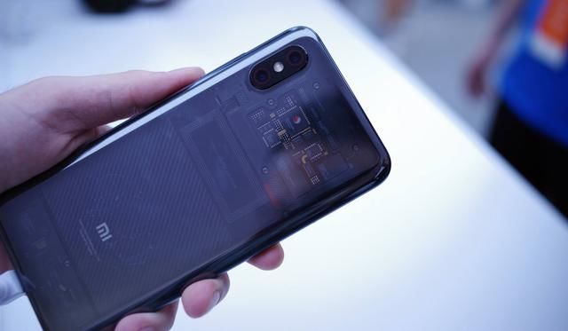 小米8发布会:不只是2699起步的小米8,还有6款