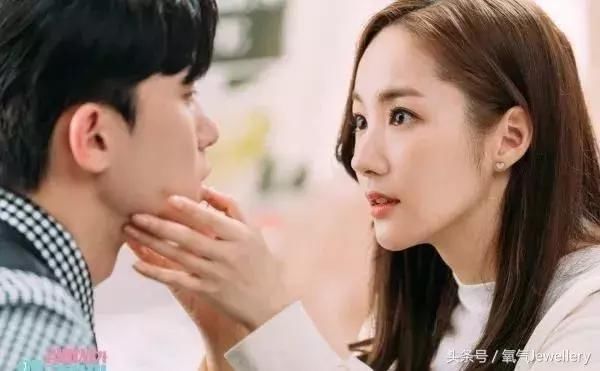 《金秘书为何那样》开播,朴敏英被吐槽整容还