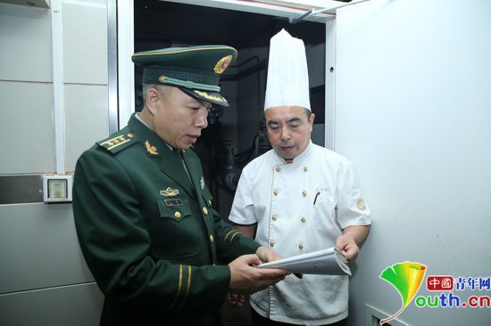 东城消防支队开展节日期间消防安全夜查行动全