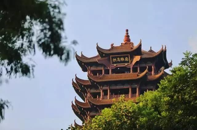 因中国古诗词而出名黄鹤楼、岳阳楼、鹳雀楼等