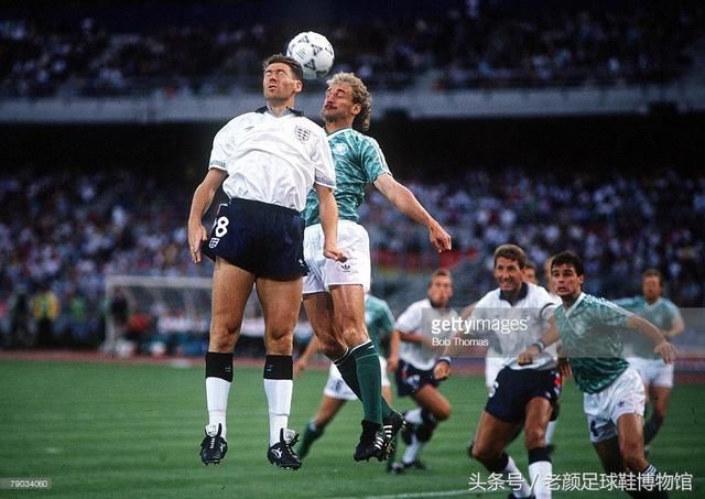 世界杯足球鞋回顾,1990意大利之夏,登场足球鞋