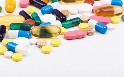 把脸上堵着毛孔的皮脂螨排出来,黑头痘痘就好