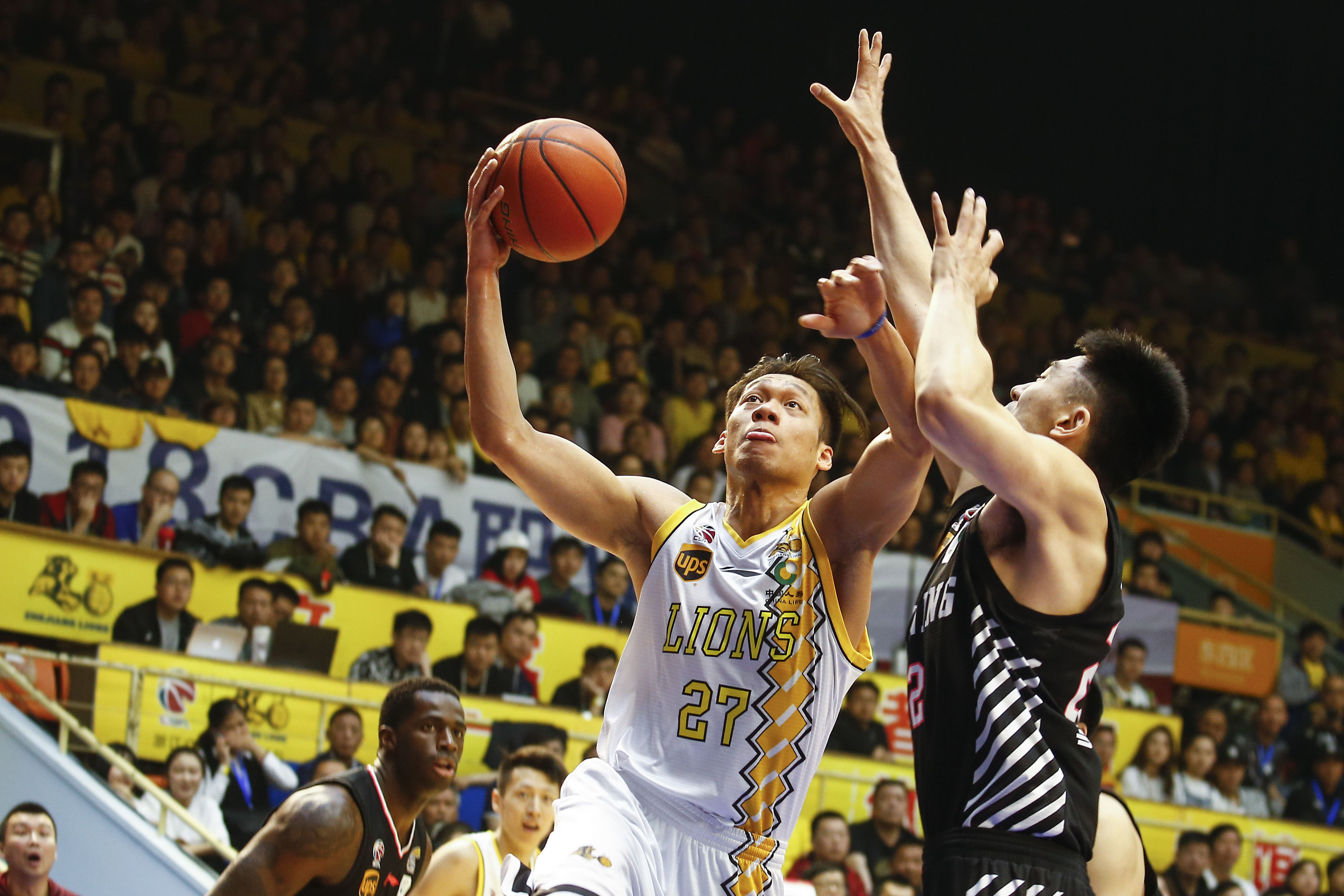 CBA总决赛刚开打,这对杭州小夫妻就“约法三章”!为了保证生活美满,老公只能……