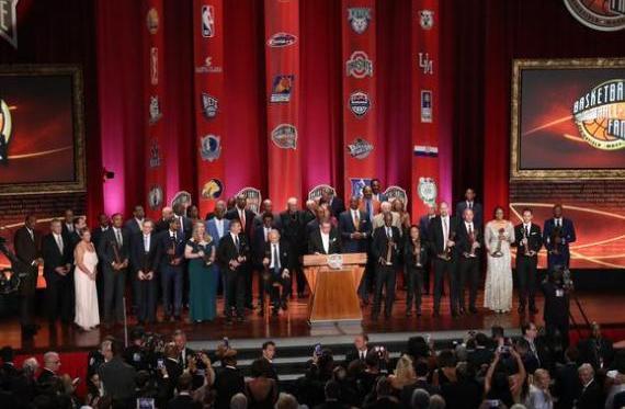 2018NBA名人堂颁奖典礼,鱼腩球队竟成最大赢