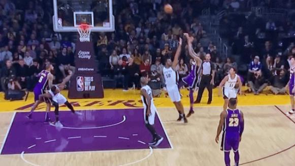 输球输人?阿德疑故意垫脚 造成英格拉姆崴脚后