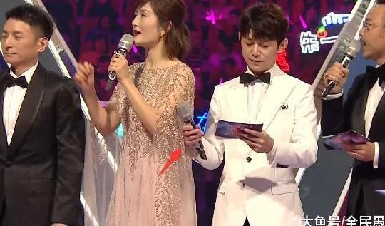 湖南跨年晚会: 汪涵讲话时谢娜抢话太明显, 何炅