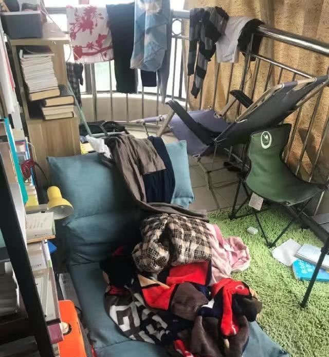 女明星为了破烂不住别墅,住爱情筒子楼,还疑为两长米的层米深九十四点八别墅图片