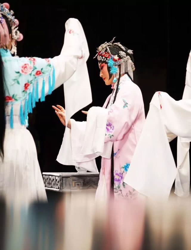 这里有一份超越生死的千古爱情范本请您查收,重点已划好! 百万发平台注册
