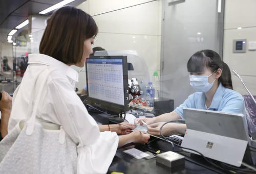 台山人去港澳又有新通道,香港西九龙高铁站实