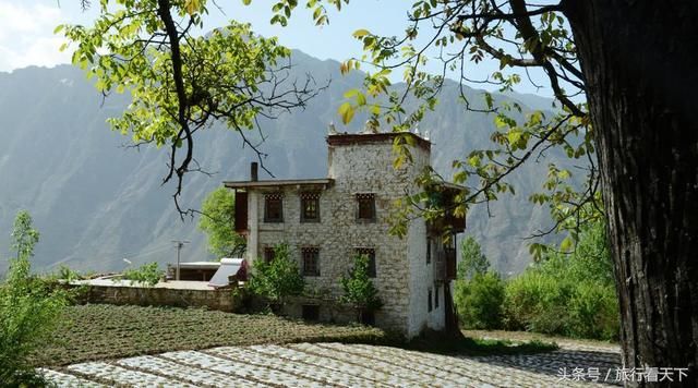 藏在川西的中国最美小村,4月踏春偶遇,美成人间天堂