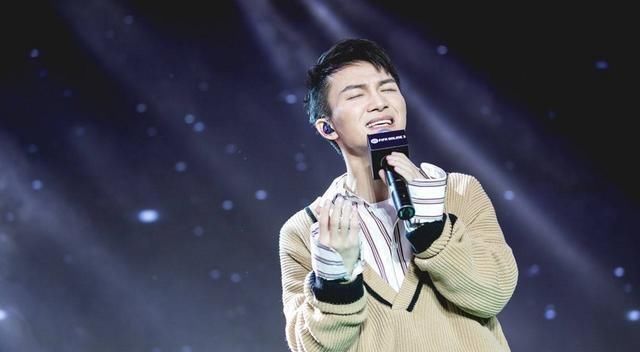 周深演唱会如何