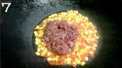 胡萝卜玉米肉馅包子