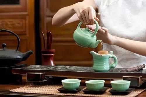 为什么中医说，我们喝茶的方式都是错的?