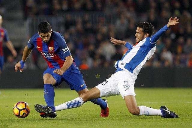 实用的足球进攻球员过人技巧