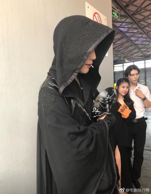 漫展小哥哥COS朱一龙“黑袍使”，真是太帅了，神还原~