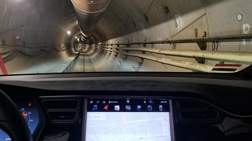 隧道里面电动车