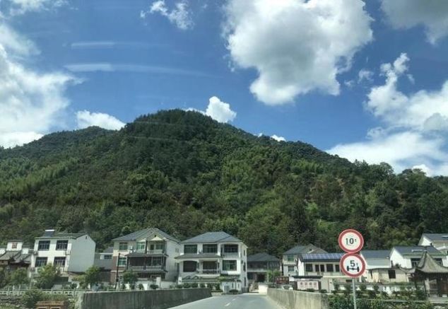 “心愿墙”改变我们村!听迎丰村民说“丰华”的故事 白金会棋牌游戏