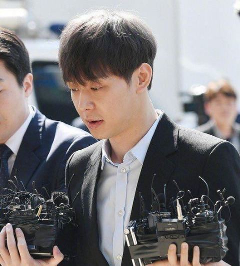 朴有天终于承认自己曾独自注射毒品超过6次,律