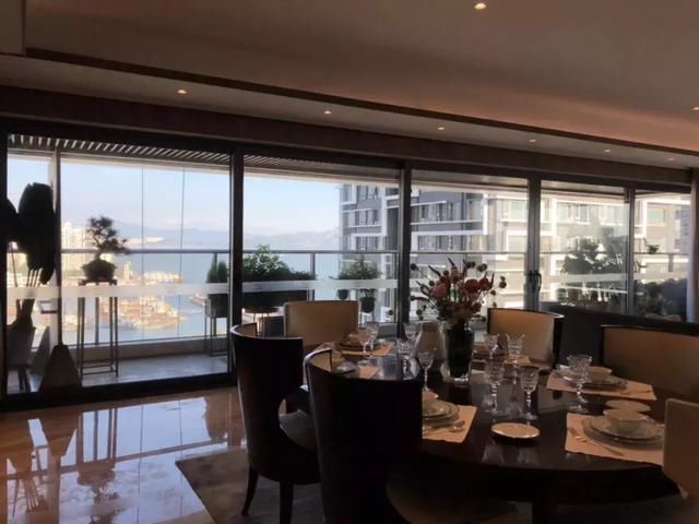 有钱人的焦虑:5000万身价,只能找个角落蹲着!