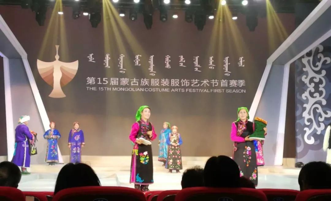 炫彩民族服饰闪耀锡林郭勒卷轴服装情趣上古mod图片
