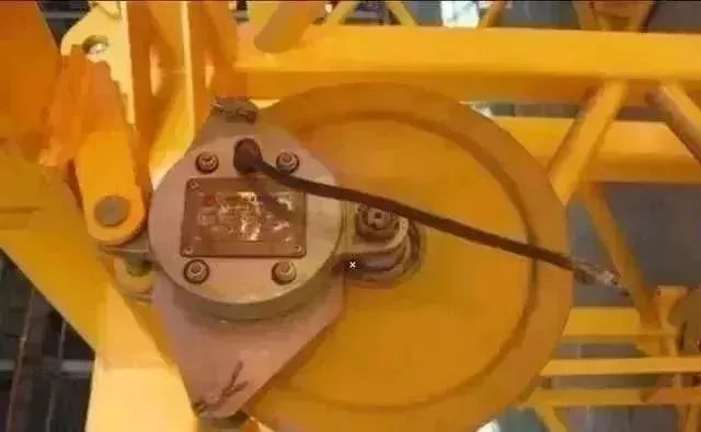 突发!四川珙县一建筑工地发生塔吊垮塌事故!已