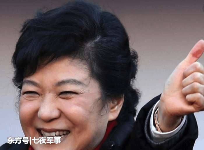 得到两人鼎力相助:朴槿惠应对文在寅胜算大大