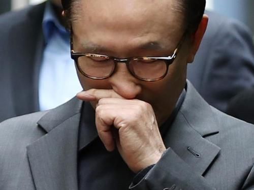 涉 文化界黑名单 ,多名韩星状告前总统李明博朴