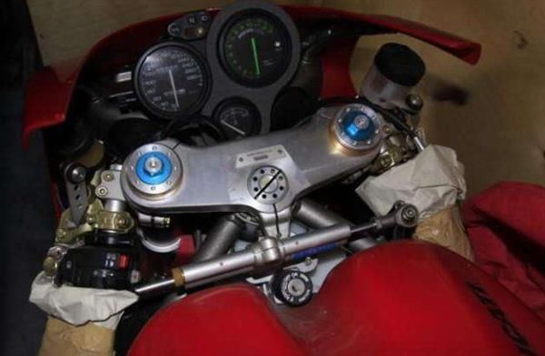 快递存放十年无人签收:拆开后众人意外_【快资